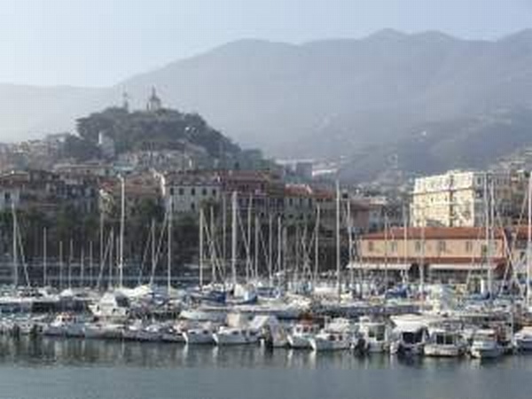 Xtrallusion offers Adventure, Activity, Escorted and Independent self-guided Walking holiday itineraries on the Italian Rivieras, in the Italian Lakes, in the Italian Alps and in some of the most beautiful corners of Italy.